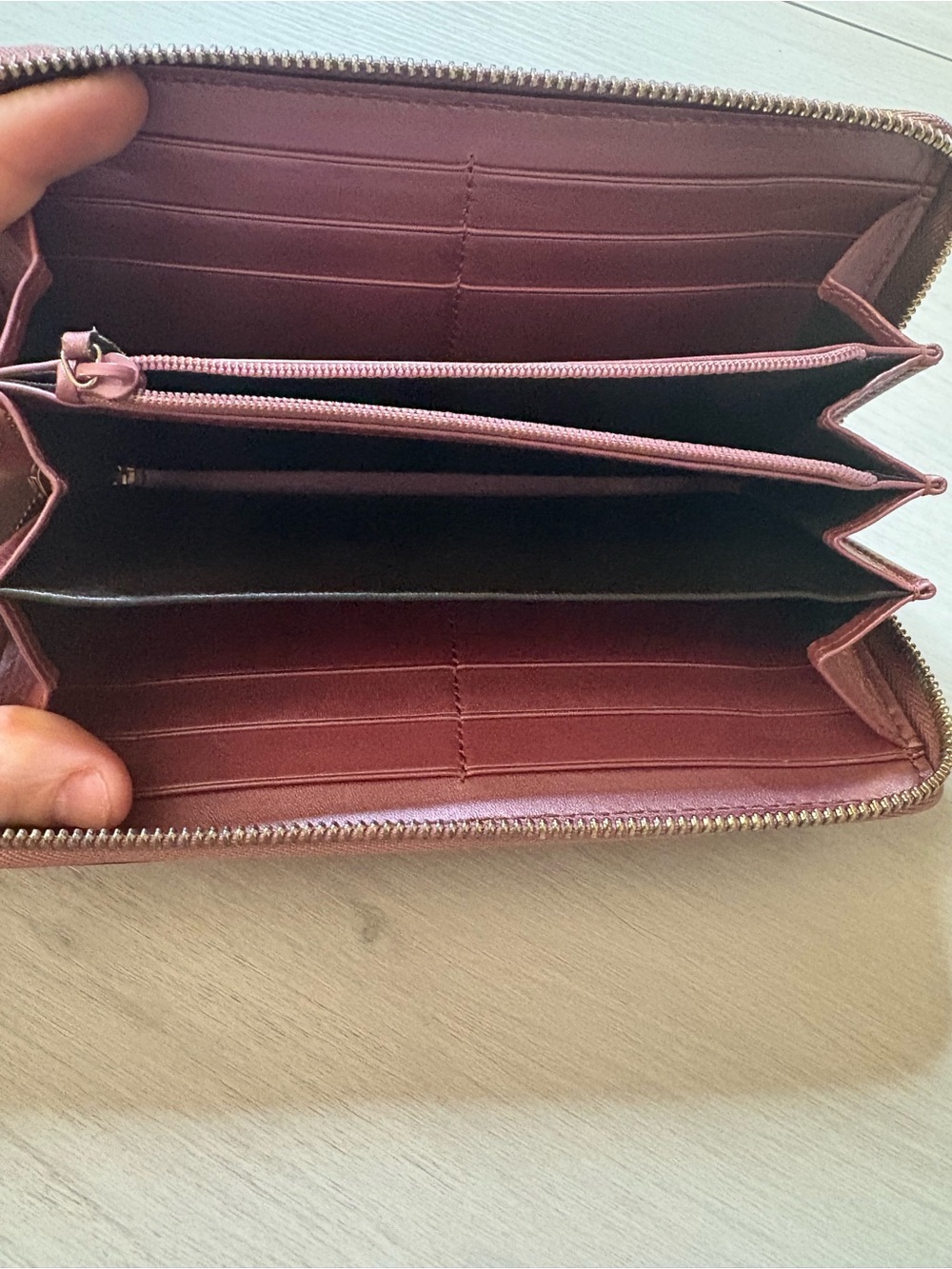 Gucci Metallic Rose-Brown Embossed Monogram Zip Wallet - Picture 5 of 9